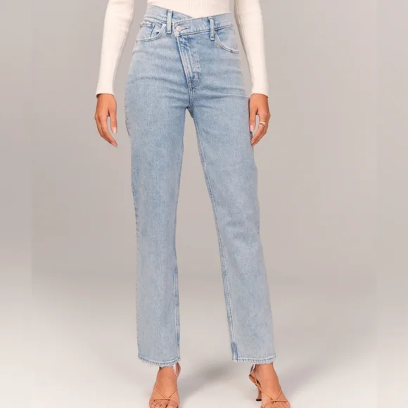 Abercrombie 90s Straight Ultra High Rise Jeans with Criss Cross Waistband - Picture 2 of 9